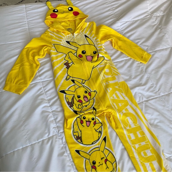Pokemon Tops - Pikachu Pokémon Onesie, Halloween Costume